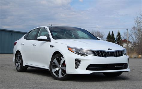 2018 Kia Optima: Beauty and Brains - The Car Guide