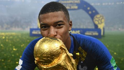 Download French Soccer Kylian Mbappé Sports 4k Ultra HD Wallpaper