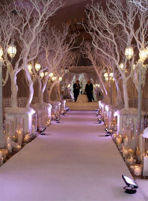 Breathtaking Christmas-Themed Weddings - Elegant Wedding