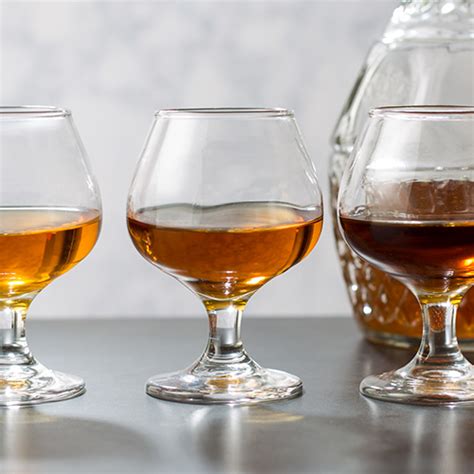 How to Serve & Drink Brandy Properly | WebstaurantStore