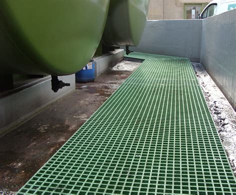 Quartzgrip™ standard fibreglass open mesh floor gratings | Step on Safety | ESI Building Design