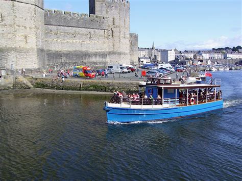 Queen of the Sea setting out from Caernarfon harbour | Flickr