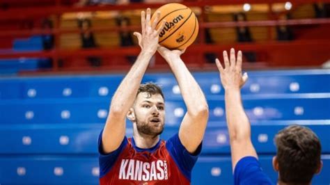 Hunter Dickinson explains transfer from Michigan to Kansas | Flipboard