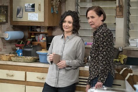 See the first photos from "Roseanne" spinoff "The Conners" - CBS News