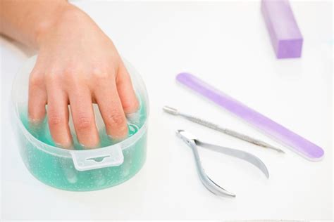 How to Remove Press-On Nails at Home without Damaging Your Real Nails?