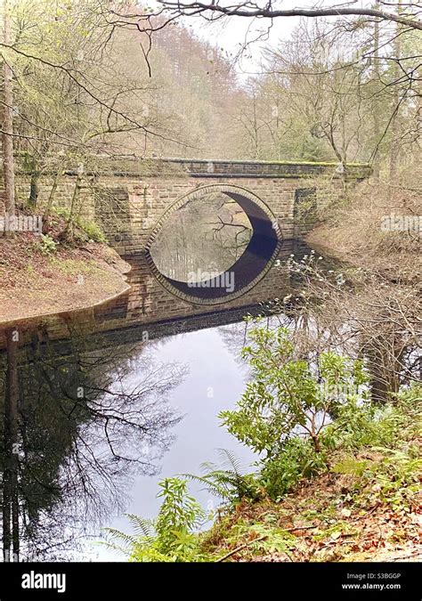 Ladybower reservoir bridge hi-res stock photography and images - Alamy