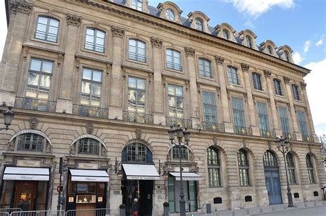 Hôtel Bataille de Francès (Hôtel de Vendôme), Place Vendôme | Commune de paris, Hôtel, Paris