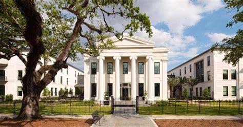 Aging Gracefully, in a Restored New Orleans Courthouse - Bloomberg