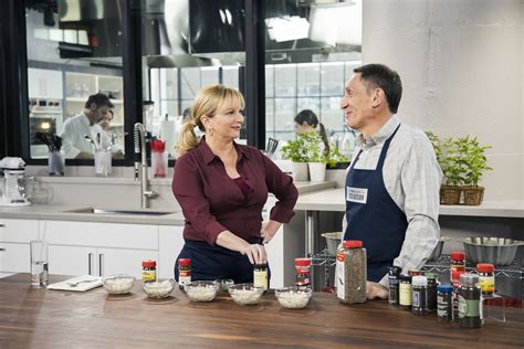 'America's Test Kitchen' has the recipe to hit season 20 | AP News