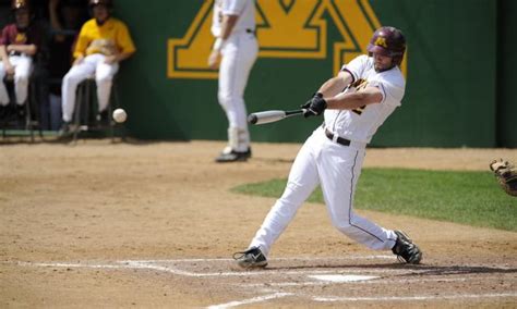 Minnesota Golden Gophers: Gophers baseball team on the move