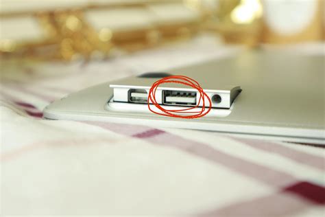 my laptop has a USB port : r/notinteresting