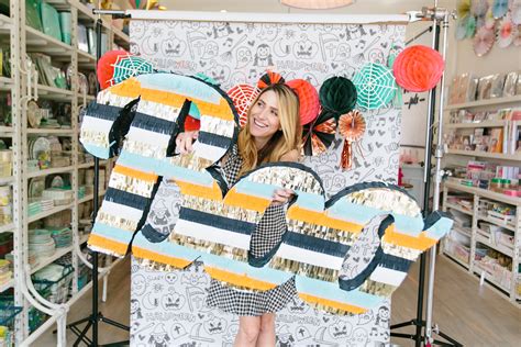 How to Craft a Boo-tiful Halloween Photo Backdrop - Project Nursery