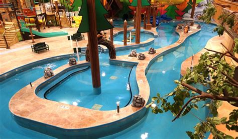 10 Incredible Indoor Water Parks in Michigan | Michigan