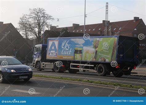 ALDI DELIVERY TRUCK editorial image. Image of news, lorry - 84857700