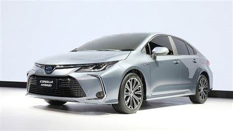 2020 Toyota Corolla Altis: Prices, Specs, Features, Variants