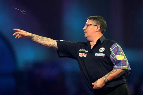 Gary Anderson battles stage fright to reach round two at the PDC World Championship | London ...