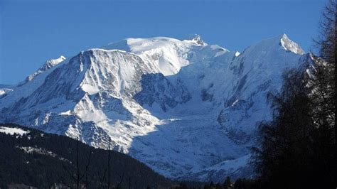 Deux randonneurs décèdent après des chutes dans les Alpes