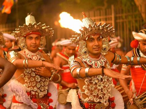 Festivals And The Esala Perahera cultural features - Famous Cultural ...