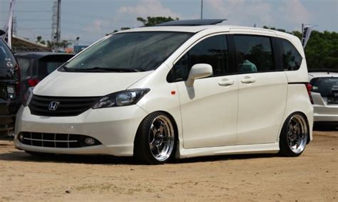 Honda Freed Modifikasi Elegan - Pecinta Dunia Otomotif