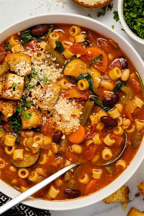 Vegan Olive Garden Minestrone Soup - Midwest Foodie