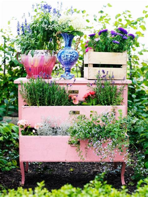 18 Unique and Creative Garden Planter Ideas You Never Thought Of - The ART in LIFE