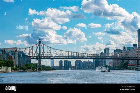 Roosevelt Island Bridge Stock Photo - Alamy