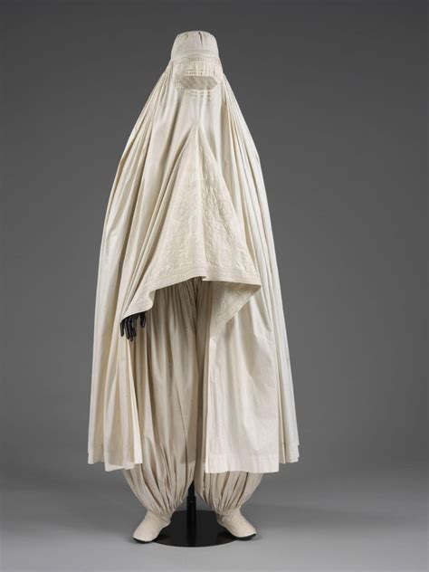 burqa | Fashion History Timeline