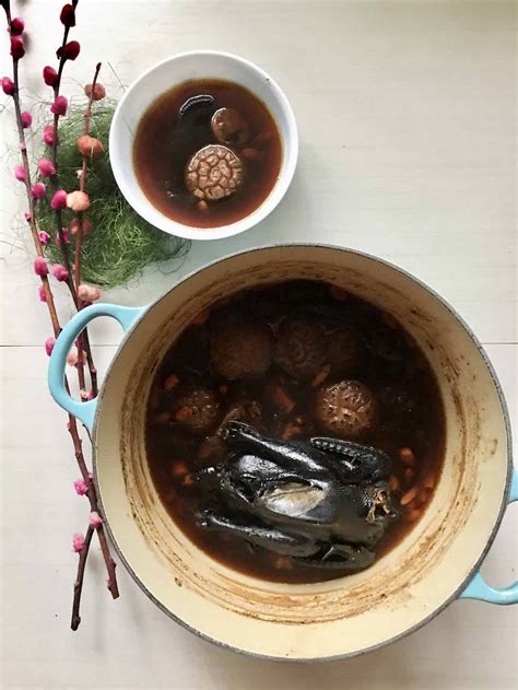 Easy Chinese Black Chicken Soup - Greedy Girl Gourmet