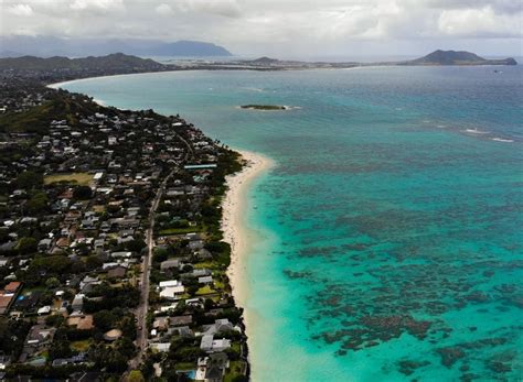 Lanikai Beach, Oahu [10 VISITING TIPS FROM A LOCAL]