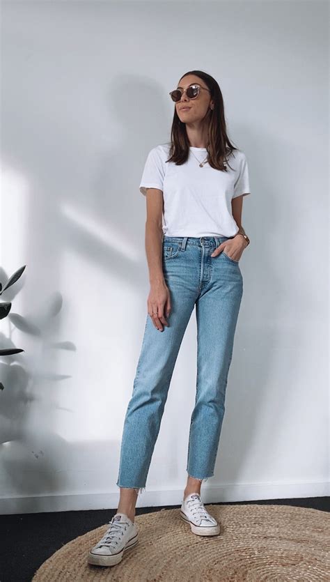 White Tshirt & Blue Jeans Styled For Every Season | Jeans outfit women ...