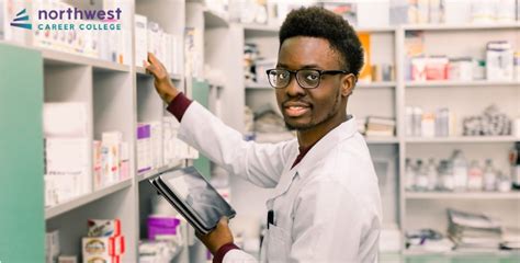 What are the Different Kinds of Pharmacy Technician Jobs? | NCC