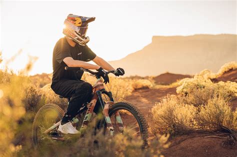 Video: Warm Up for Red Bull Rampage with Thomas Genon - Bikerumor