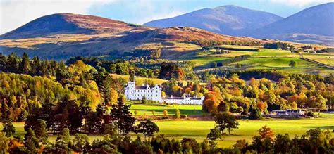 Blair Atholl Castle · The City of Leeds Pipeband