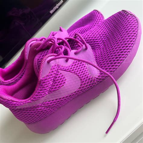 Brand New Woman’s Nikes! Worn Maybe Once? - Gem