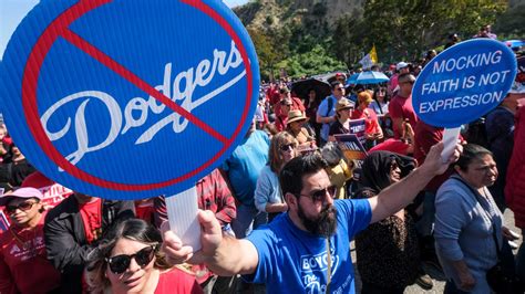 Dodgers honor drag queen “nuns” | Reformed Perspective