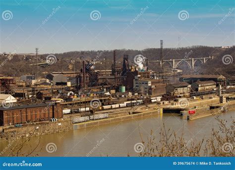 Pittsburgh Steel Mill Close Royalty-Free Stock Photography | CartoonDealer.com #39675527