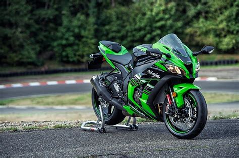 Kawasaki Ninja ZX-10R ปี 2016 บิ๊กไบค์เทคโนโลยีสนามแข่ง