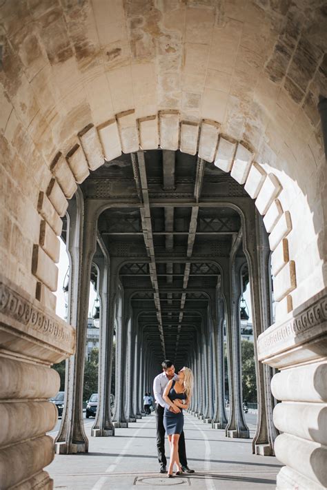 Pont de Bir-Hakeim Inception Bridge engagement photo | Paris elopement photography, Paris ...