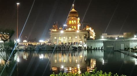 BEAUTIFUL NIGHT VIEW OF GURUDWARA BANGLA SAHIB 🙏 - YouTube