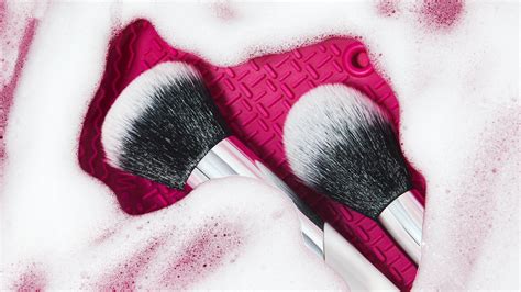 Simple Way To Clean Makeup Brushes | Saubhaya Makeup