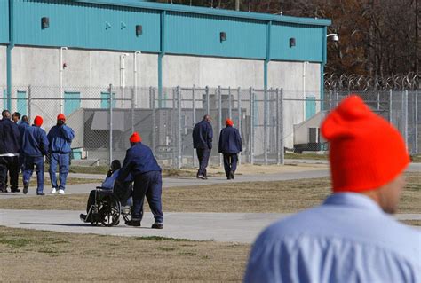 Two inmates die of COVID-19 at Virginia's Deerfield Correctional Center ...