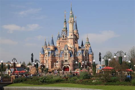 Shanghai Disneyland Will Have a Phase Reopening on May 11th