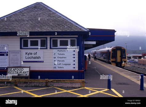 Kyle of lochalsh railway station hi-res stock photography and images ...