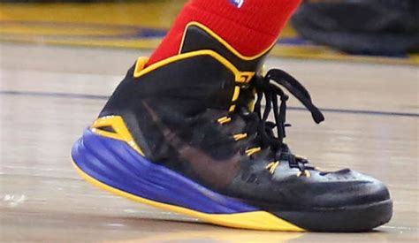 #SoleWatch: Klay Thompson Wears Nike Instead of His ANTA Shoes | Sole ...