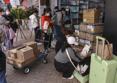 Hong Kong residents living near border with mainland China fear return ...