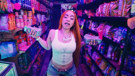 Ice Spice drops off new visual for "Deli"