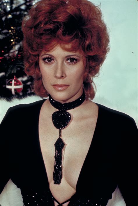 Jill St. John as Tiffany Case in Diamonds Are Forever, 1971 : r/ClassicScreenBeauties