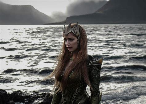 Look: Amber Heard in New Mera Costume on Aquaman Set | Geekfeed