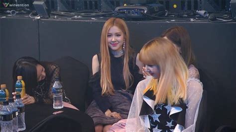 BLACKPINK Jisoo's Embarrassed Reaction When She Was Caught On Camera ...