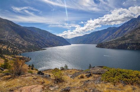 After a smoky summer, revisiting a classic hike along Lake Chelan | The ...